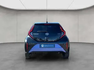 Toyota Aygo X X 1,5 Hybrid Teamplayer, Sitzheizung Bild 4