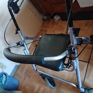 Verkaufe mein Rollator brauche den nicht