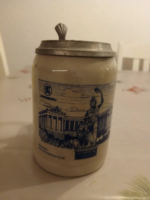 Bierkrug Löwenbräu Land