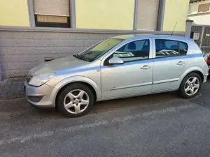 Opel Astra Bild 2