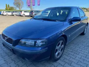 Volvo S60 2.4 Comfort KLIMA SHZ AHK TEMPOMAT ALU