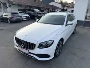 Mercedes-Benz E 200 E T-Modell E 200/LED/NAVI/TEILLEDER/AUTOM/