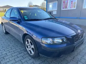 Volvo S60 2.4 Comfort KLIMA SHZ AHK TEMPOMAT ALU Bild 3