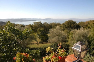 Toskana Umbrien Ferienwohnung, 2 - 5 Personen, idyllische Panoramalage mit Seeblick