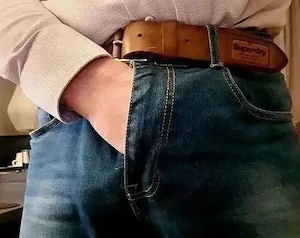 Dicker Schwanz sucht weiblichen Mund!