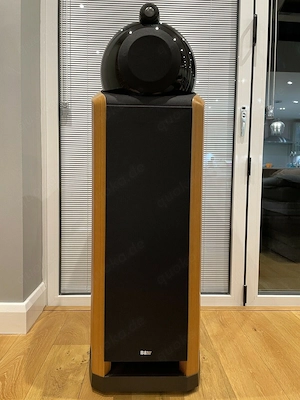 Bowers & Wilkins B&W Nautilus 802