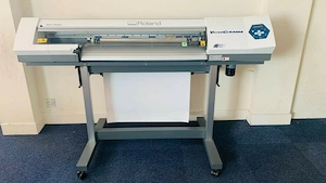 ROLAND VERSACAMM SP-300i DRUCKER  SCHNEIDER Mit intelligenter Durchgangskontrolle
