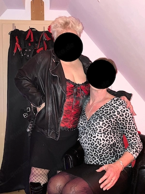 Paar Weiblich und Trsns Freundin PF