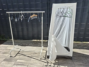 Kleiderschrank + Kleiderstange