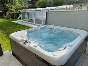 HOTSPRING Whirlpool Salzwasser 5 Sitzer