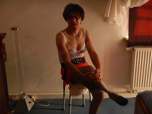 möchte sehr kleinen alten Mann bin eine Nygleche Toilette für Ihn dann !