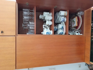 geschirrschrank alt ,gut erhalten