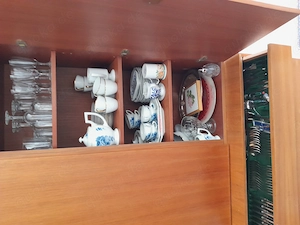 Schrank für geschirr