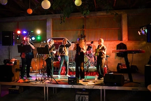 Funk & Soul Band sucht Keyboarder*in