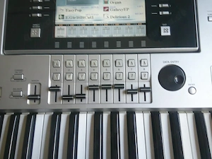 Tyros 3 Yamaha Workstation Keyboard Bild 3