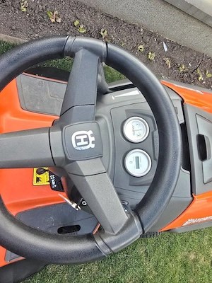 Husqvarna CT 342T Kawasaki 20 PS Bild 5
