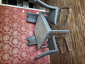 Esstisch mit Stühle 