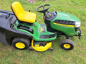 John Deere X155R Rasentraktor Bild 6