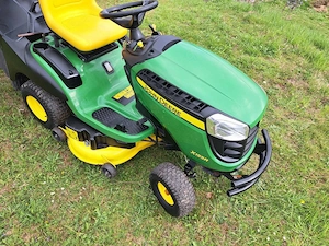 John Deere X155R Rasentraktor Bild 7
