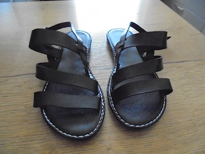 NEU: Damen Sandalen- Sandaletten mit Riemen schwarz Gr. 38 flach