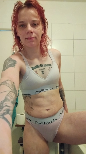 Ich biete euch als Angebot Bilder und Ton Aufnahmen von mir an.