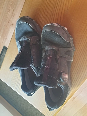 schwarze stabile Schuhe, Gr. 37,5 für Kinder
