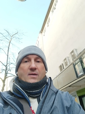 Er sucht eine Massage vom Mann Bild 4