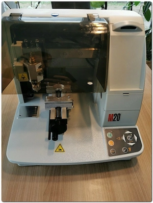 Gravograph M20 Graviermaschine mit Software  Zubehör - Sehr guter Zustand