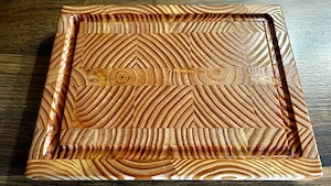 Handgefertigtes Schneidebrett 