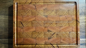 Handgefertigtes Schneidebrett 