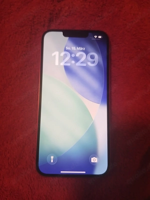 iPhone 13 Rot Neuer Akku 