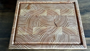 Handgefertigtes Schneidebrett 