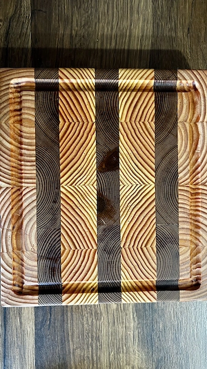 Handgefertigtes Schneidebrett 