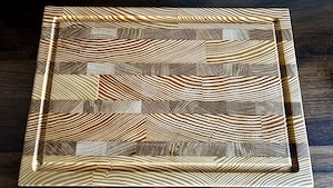 Handgefertigtes Schneidebrett 