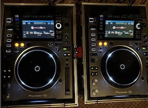 2 Pioneer CDJ-2000NXS2 mit Decksavers
