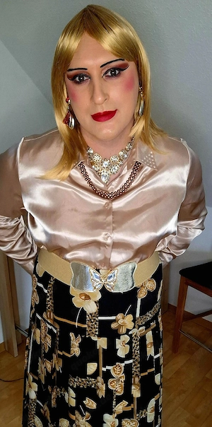 Einsame Tv Gaylady sucht Ihn Bild 5
