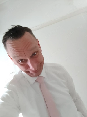 Gut bestúckter Mann der dich sucht 