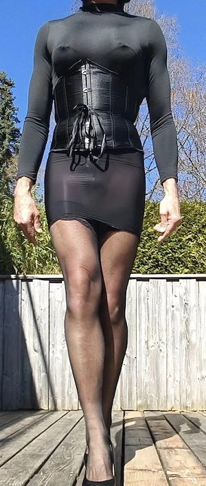 passiver und devoter DWT Mann sucht einen Liebhaber von Nylons 