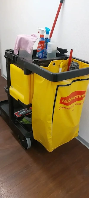 Putzwagen   Reinigungswagen