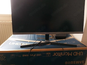 Samsung 28 Zoll UHD Bildschirm