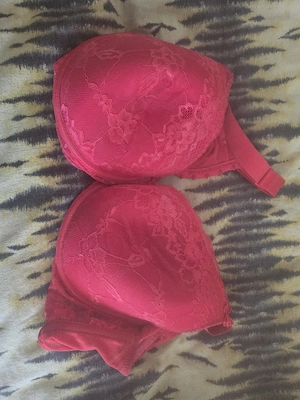 verkaufe getragene höschen, bhs, socken und enge lederleggings Bild 4