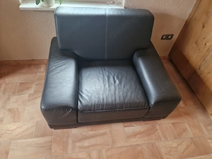 Sessel mit leichten Kratzspuren