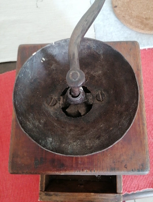 Antike Kaffeemühle ca. ,1920