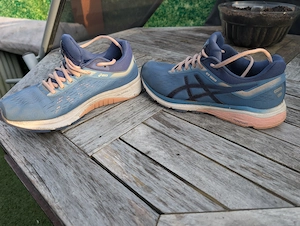 Laufschuh ASICS Damen Gr. 40,5 - gebraucht