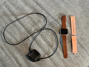 FitBit Versa Smartwatch Roségold M N FB505