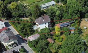 Komplett erschlossenes Grundstück mit Altbestand