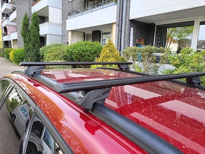 Dachbox der Firma Kamei mit passendem Dachträger der Firma Atera