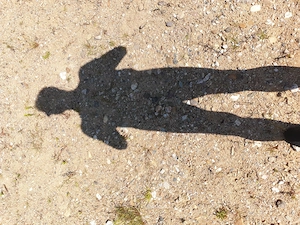 Ich suche für morgen einen männlichen Partner .