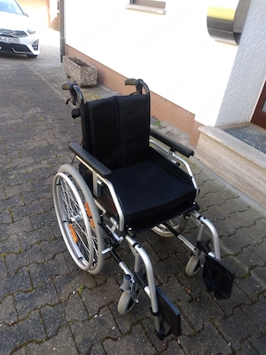 hochwertiger Rollstuhl