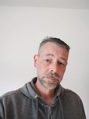 Suche hübsche Frau für gelegentliche intime Treffen 